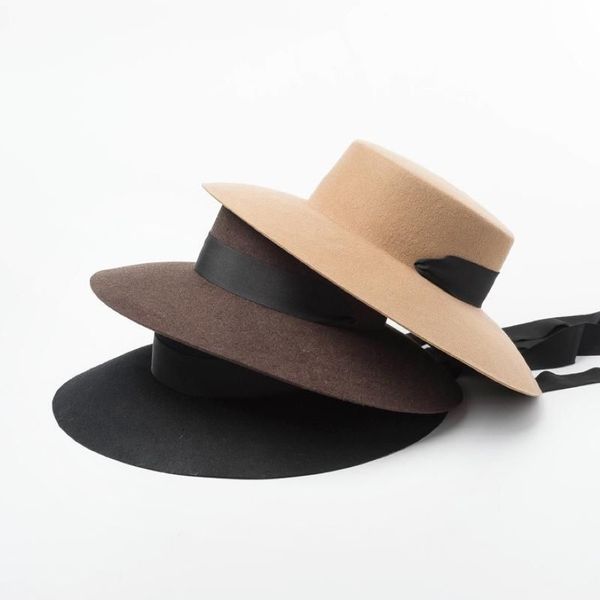 Stingy Brim Chapéus Retro Fedora para Mulheres Outono Inverno Sólido 100% Lã Top Hat Plana Grande Cap Feminino com Cinta de Queixo 2021278R