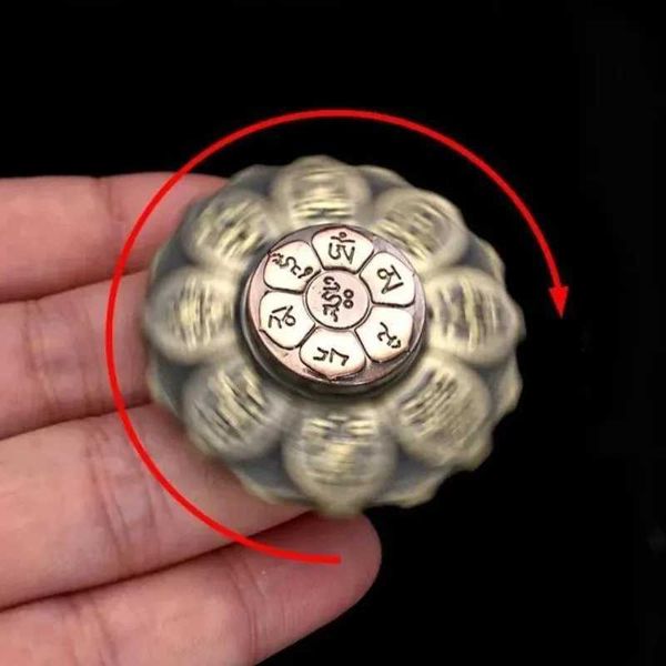 Beyblades Metal Fusion 2022 Neuer Fingertip Gyro Buddhismus Modellierung Zweifarbiges Dekompressionsspielzeug Trendiges Artefakt Beliebtes Mini-Metall aus Titanlegierung L240304