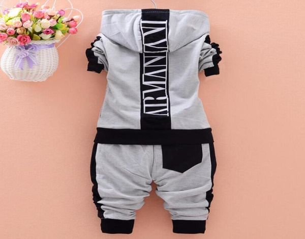 Yeni doğan bebek bebek kıyafetleri Setler Uzun Kollu Tshirtpants 2pcs Suit Çocuk Marka Pamuk Bebek Elbise Bebes Jogging Tracksuit2396472