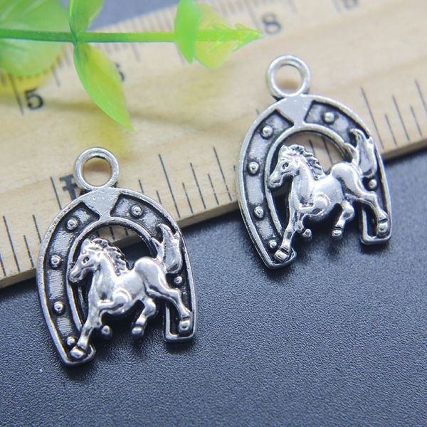 Todo 30 pçs cavalo ferraduras liga encantos pingente retro jóias fazendo diy chaveiro pingente de prata antiga para pulseira earrin241p