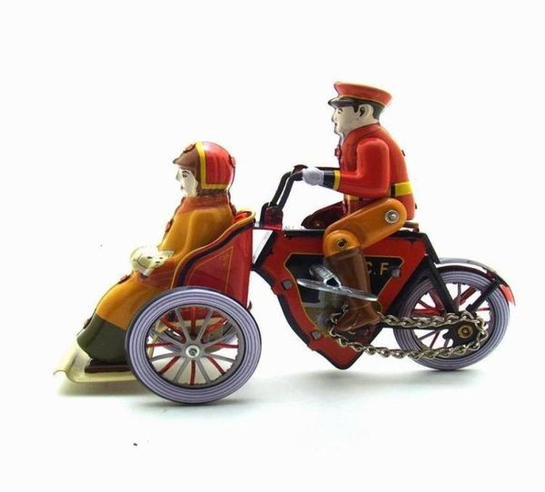 Yetişkin koleksiyonu antik tarzı saatbahar teneke oyuncaklar rüzgar oyuncaklar robotlar demir metal modelleri zanaat 471 3 tekerlekler araba sh1909139929897