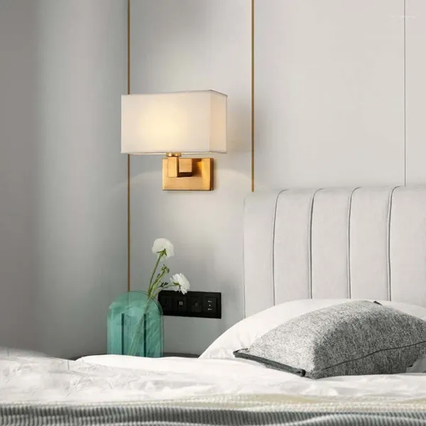 Wandleuchte, moderne Stoffleuchte, kreative, einfache Schlafzimmer-Nachttischleuchte, rechteckig, weiß/beige, Leinenschirm, Metallsockel