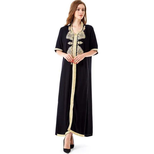 Giyim Müslüman kadınlar orta kollu elbise bohem işlemeli kumaş İslami Dubai abaya standı boyun altın kaplama ön düğme bornoz