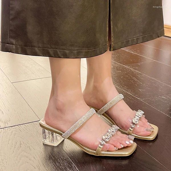 Hausschuhe Frauen Sommer Sandalen Mode Transparent Gürtel Metall Dekoration Box Geformt Platz Alien Ferse High Heels Tragen