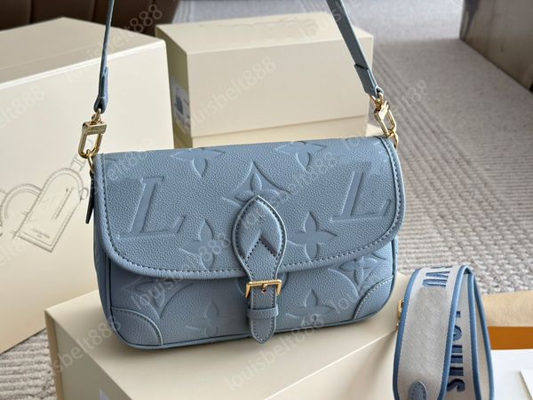 24ss feminino designer de luxo novo gelo azul baguette bolsa feminina bolsa de ombro sacos de axilas crossbody saco de cor sólida sacos de maquiagem carteira titular do cartão