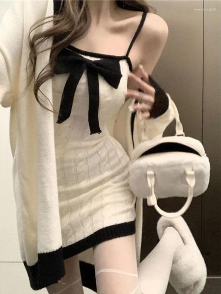 Abiti da lavoro 2024 Winter Bow Design Kawaii lavorato a maglia 2 pezzi Set abito donna maglione casual cardigan stile coreano sexy club party chic