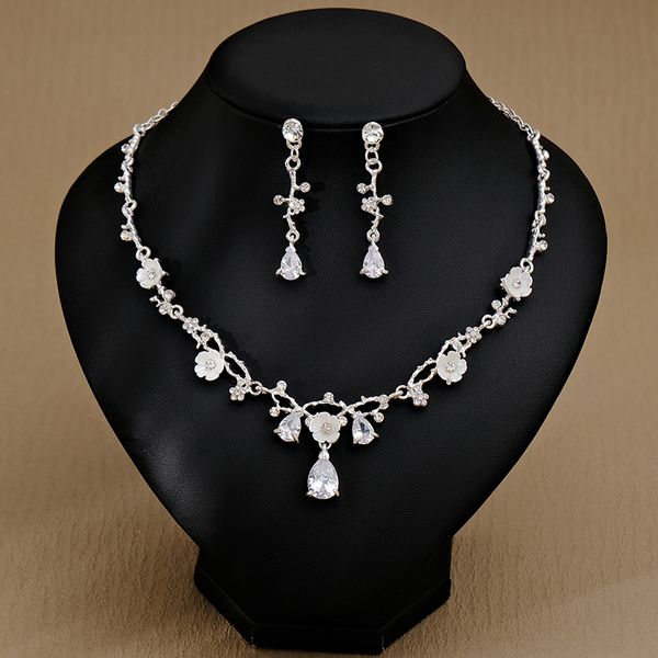 Tendências de conjuntos de joias de noiva com flores de cristal, brincos de colar de noiva com zircônia e strass para mulheres