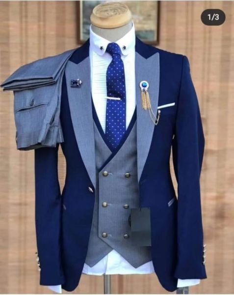 Anzüge 2023 Maßgeschneiderte formelle Hochzeitsanzüge für Herren, modischer Bräutigam-Smoking-Blazer, schmale Passform, marineblaue Jacke mit grauer Weste, Hose, 3-teilig