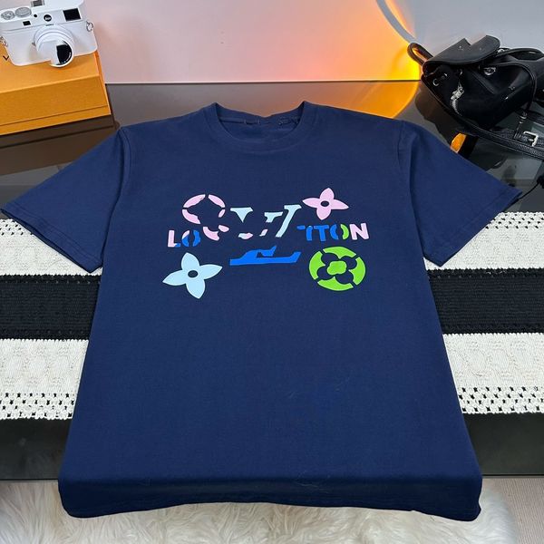 24SS Luxuoso Paris Marcas Designer L Camiseta Manga Curta Crewneck Tee Respirável Homens Mulheres Amantes Moda Logotipo Colorido Outdoor Streetwear V T-shirt Roupas