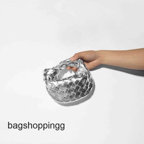 Tote Cute Evening Bottegs 2024 Woven Designer Bag Knotted Mini Venata Luxury Jodies Bags Small Cloud Leather 16cm Wrist Han UYUV