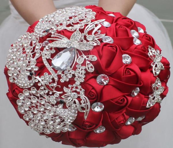 Nastro di seta rosso Bouquet da sposa da sposa Dolce 15 Bouquet di Quinceanera Perle di cristallo Strass Forniture di nozze Sposa Holding Bro8883467