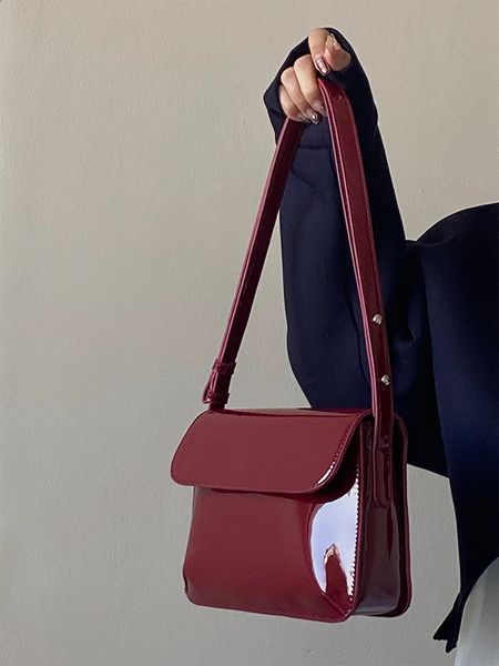 Outono inverno mulheres crossbody saco vermelho gloosy quadrado falso couro feminino ombro único clássico vintage texturizado 240301