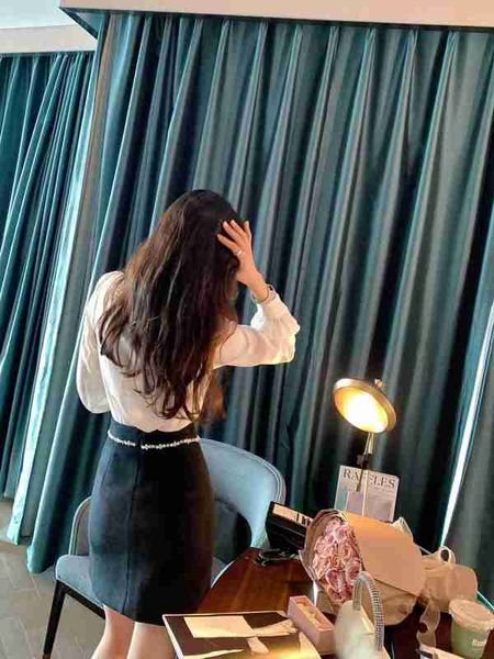 designer Shenzhen Nanyou fascia alta Miu casa all'inizio della primavera temperamento signora costosa camicia con maniche a bolle gonna divisa vestito R0V3