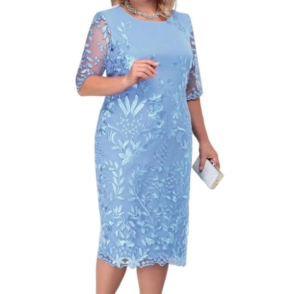 Plus-Size-Kleid für Damen, schlank, O-Ausschnitt, halbe Ärmel, Taille, eng, Hüfte, Wickelstickerei, Blumenblätter, Spitzennähte, Party-Abendkleid 240229