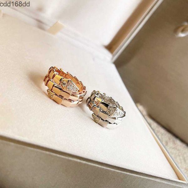 Anéis de banda Anel de designer de luxo cor sólida conjunto de diamantes anéis de cobra de alta qualidade temperamento de moda anéis de presente de dia dos namorados incomparável trendyring bom agradável