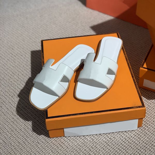 2024 designer chinelos sandálias femininas moda carta slides verão senhoras popular flip plana de borracha engrenagem bottoms sandália sapatos de praia