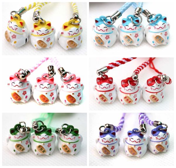 Lotes por atacado de 100 peças de várias cores fofas Maneki Neko Lucky Cat Bell amuleto de telefone celular