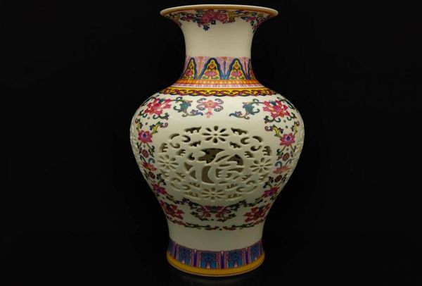 Vaso oco esculpido à mão em porcelana chinesa família rosa W QianLong Mark S4321067930