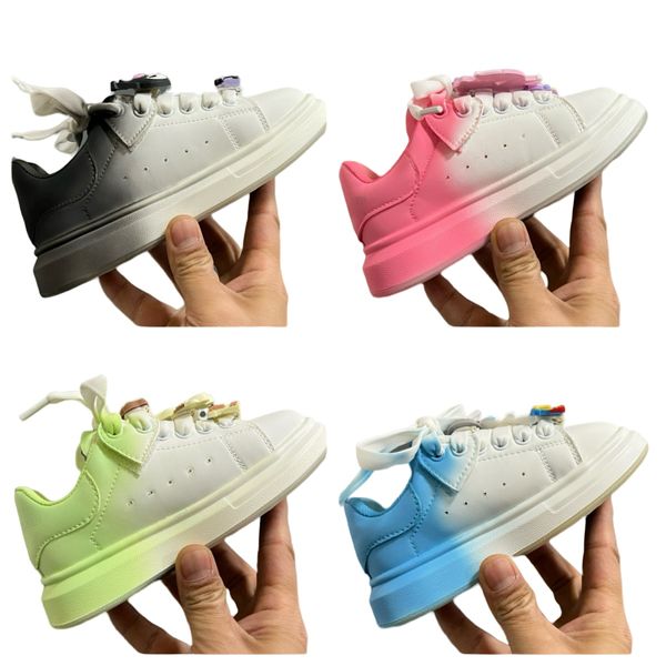 2024 Scarpe casual migliori Scarpe firmate in pelle con lacci per bambini Scarpe con piattaforma di moda Sneakersapp Velluto di lusso in pelle scamosciata Taglia EUR 26-37