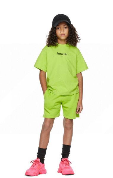 IN INS BILLES RENKLİ MEKTUP BASKI T-Shirt Tasarımcı Çocuklar Elma Yeşil Kısa Kollu Tees 2024 Yaz Moda Çocukları Pamuk Üst Kıyafetler S1143