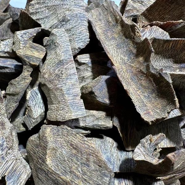 Atacado 1000g de alta qualidade autêntico chinês kinam oud incenso não afundando lascas de madeira kynam óleo rico fragrância natural cheiro aromas fortes