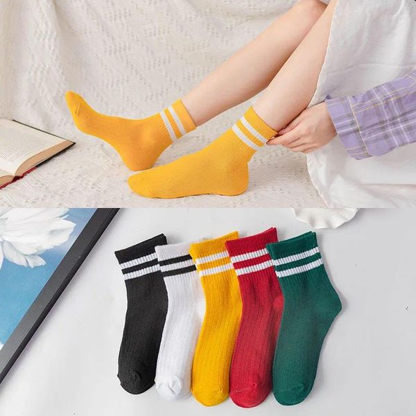 Kadın SOCKS Sonbahar Kadınlar Orta Tüp Moda Çizgili Spor Basit Öğrenciler Kadın Konforlu Kızlar