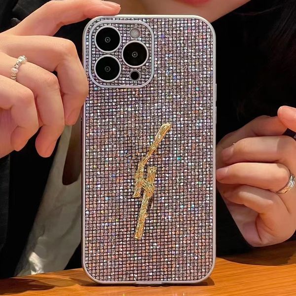 iPhone 15 Pro Max Designer Glitter Phone Case для Apple 14 плюс 13 12 11 роскошные бриллианты с бриллиантовыми шипами.