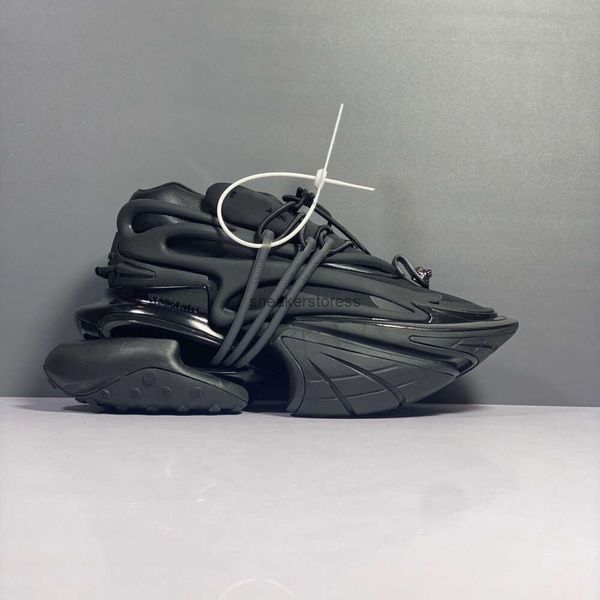 Scarpe da ginnastica rialzate da uomo alte Balmana Space 2024 Aircraft Spaceship Designer di scarpe di qualità Nuove scarpe Sneaker invisibile Proiettile Unicorno Moda O235