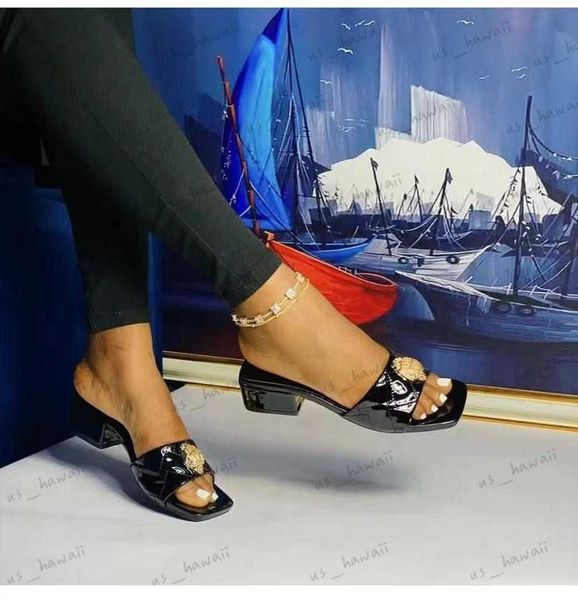 Hausschuhe 2023 Neue High Heels Sandalen Metall Eagle Head Car Line Dicker Absatz Große Einheitsgröße Anhänger T240305