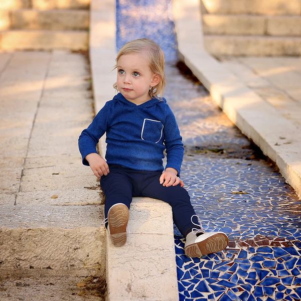 Kinderhemd mit langen Ärmeln, Demotasche aus Band, bequemem Stoff, geripptem Kapuzenpullover, T-Shirt für Jungen und Mädchen, Halsenden in V-Form 240220