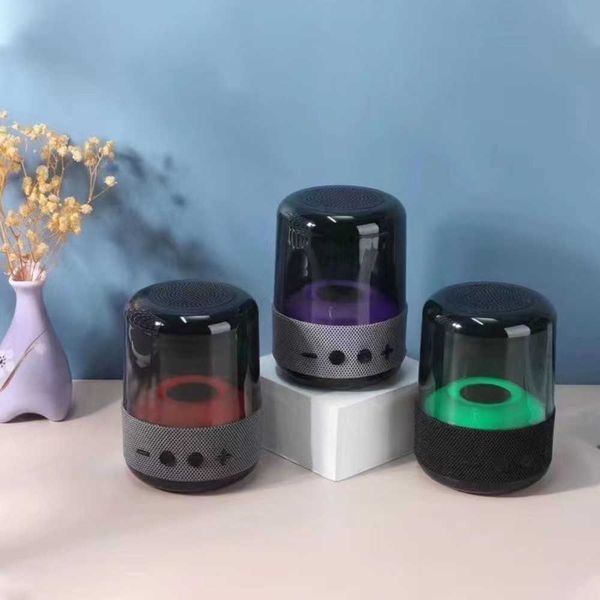 Drahtloser Bluetooth-Lautsprecher mit blendendem LED-Licht. Neue Mini-Bluetooth-5.1-Lautsprecher. Wasserdichter Subwoofer mit Geräuschreduzierung für den Außenbereich