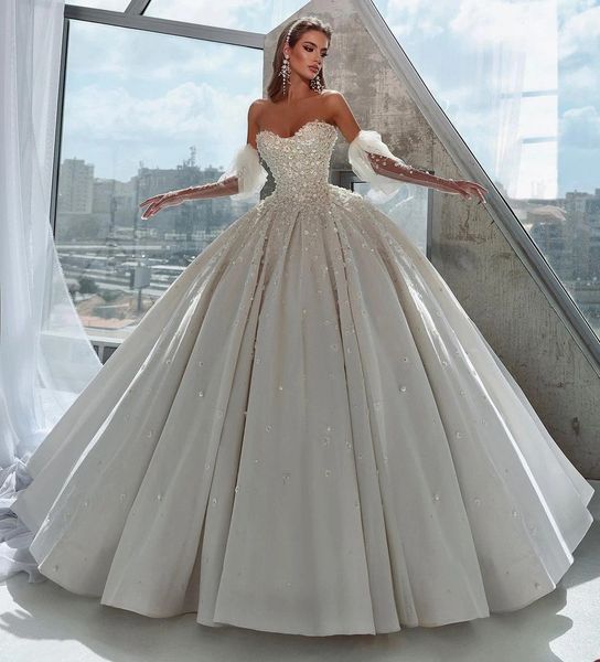 Glitzer-Ballkleid-Hochzeitskleid, herzförmiger Perlen-Appliques, Blumen-Brautkleid, Schnür-Rücken, Sweep-Zug, maßgeschneidert, Vestido De Novias