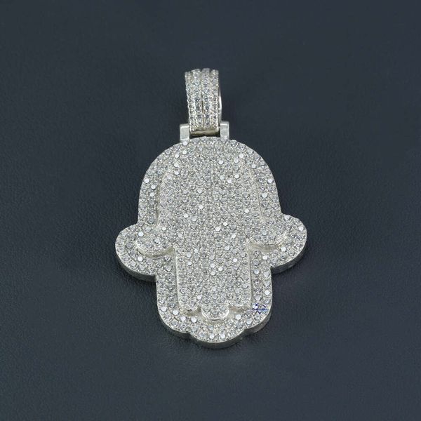 Ciondolo con diamanti a forma di mano di Hamsa Hip Hop con diamanti Moissanite completamente ghiacciato in pendente con diamanti in oro bianco con purezza Vvs