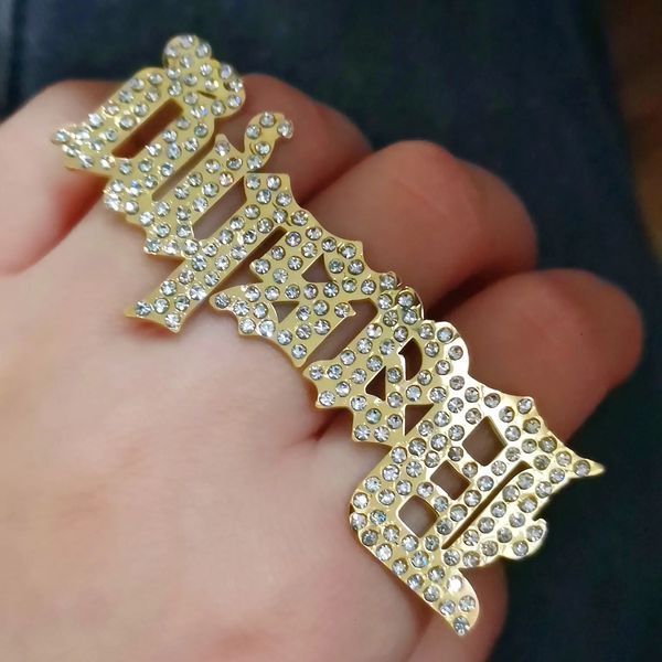Benutzerdefinierter Namensschild-Ring, Kristallknöchel-Namensring, personalisierter Drei-Finger-Ring mit Diamant, für Damen und Herren, Modeschmuck, Geschenk 240228