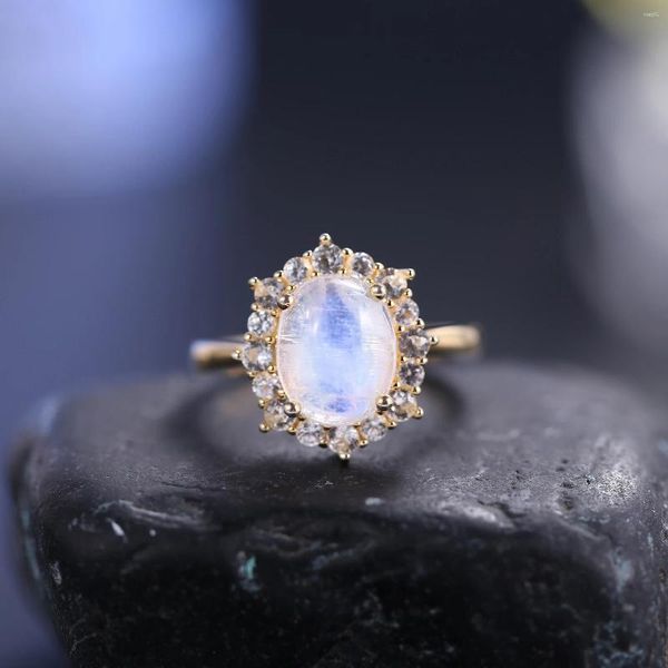Anéis de cluster Gem's Ballet 3.24ct 8x10mm Oval Cut Moonstone Noivado Único em 925 Sterling Silver Women's Gemstone Ring