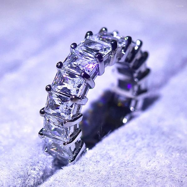 Cluster Anéis Full Zircon Diamantes Gemstones para Mulheres 18k Branco Ouro Prata Cor Argent Jewerly Bague Bijoux Casamento Moda Presentes