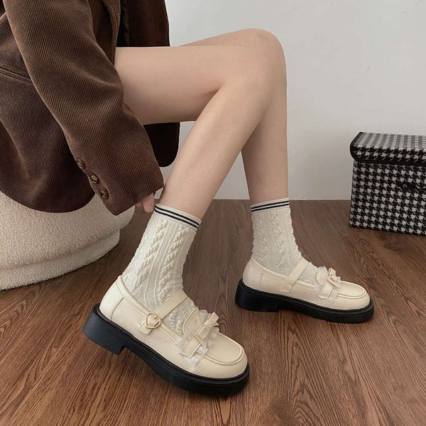 2023 Nuovo stile britannico Versatile Una linea Fibbia Mary Jane Scarpe singole Mocassini casual da donna in morbida pelle Piccole scarpe in pelle