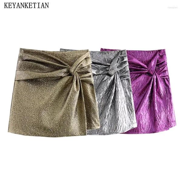 Pantaloncini da donna KEYANKETIAN 2024 Lancio Texture metallizzata Kink Decorato Gonna moda Dolce Cerniera laterale a vita alta