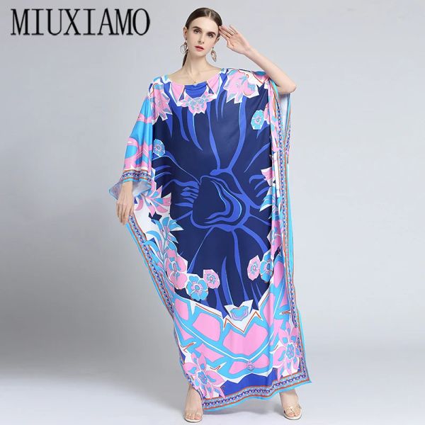 Kleid MIUXIMAO 2023 Böhmisches Plus-Size-Kleid Oneck-Fledermausärmel-Maxikleid Damen Elastische Seide Bodenlanges Neues Mode-Kaftan-Kleid