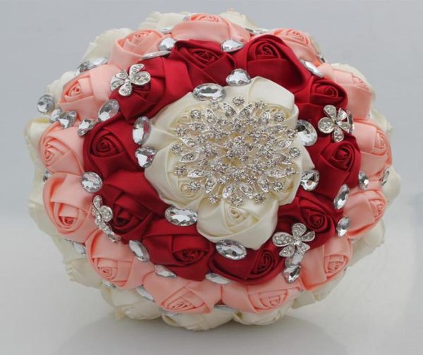 Avorio Vino Rosso Rosa Bouquet da sposa Dolce 15 Bouquet Quinceanera Bouquet da sposa Fiore artificiale Perle Fiore di raso di cristallo W29263345