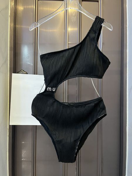 Damen-Badebekleidung, konservativ, modisch, Designer-Sommer-Einteiler, nackte Taille, auf einer Schulter, Strand-Bikini-Badeanzug