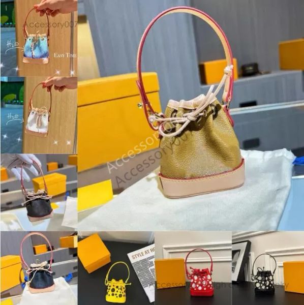Keychainswomen mini kova çantası anahtarlık tasarımcısı pu deri çanta debriyaj torbası para çantası çok renkli madeni para tutucu kolye kova çizimstring anahtarlık aksesuarları