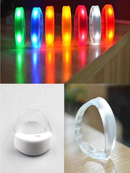 Controllo del suono Bracciale lampeggiante a led Bracciale luminoso Bracciale con musica attivata Luce notturna Attività per club Bar per feste Disco Allegria giocattolo 6001773