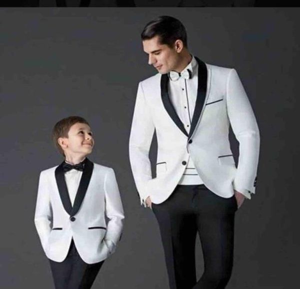 Красивые мальчики Белый смокинг Детские костюмы для ужина 2 шт. Черный платок с лацканами Официальный костюм Смокинг для детей Смокинг для свадебной вечеринки Jacke7980860