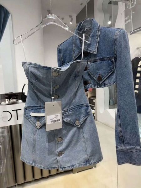 10113 # Protagonista femminile drammatica coreana all'inizio della primavera Atmosfera del tè Set di abbigliamento da donna, lusso leggero e sensazione di fascia alta Giacca di jeans con gonna a bretelle