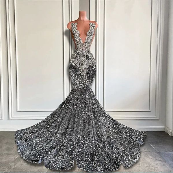 Neue Sparkly Sier Meerjungfrau Ballkleider Sheer O Neck Perlen Kristall Diamant Pailletten Abschlussfeier Kleider Abendkleid Sexy Robe