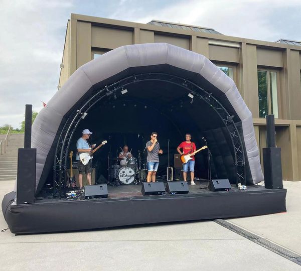 Grande tendone gonfiabile per la copertura del palco della tenda gonfiabile all'aperto per eventi per la promozione della mostra del partito MusicFestival Con la nave aerea gratuita del ventilatore alla tua porta