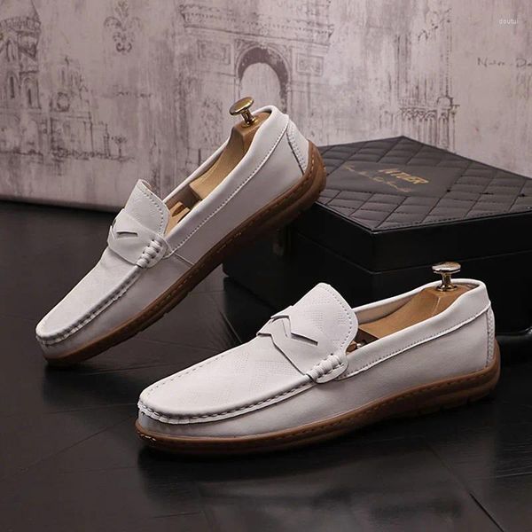 Sapatos de vestido Britânico Branco Preto Couro Macio Condução para Homens Penny Loafter Casamento Noivo Homecoming Business Flats Calçado