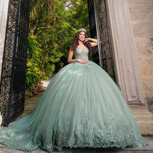 Abiti Quinceanera verde chiaro scintillanti Abiti da ballo con spalle scoperte in pizzo Tulle Abiti da festa per 16 ragazze dolci abiti da 15