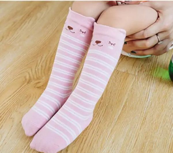 Großhandel 5 Paar rutschfeste Bodensocken geborene Socken Koreanische Cartoon-Baumwolle Kindersocken Stereo-Kopfhörer-Babysocken 240229